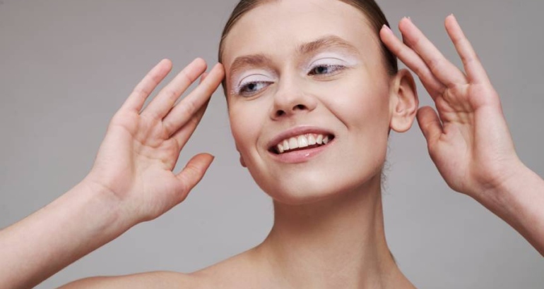 Where are the incisions for a cheek lift?