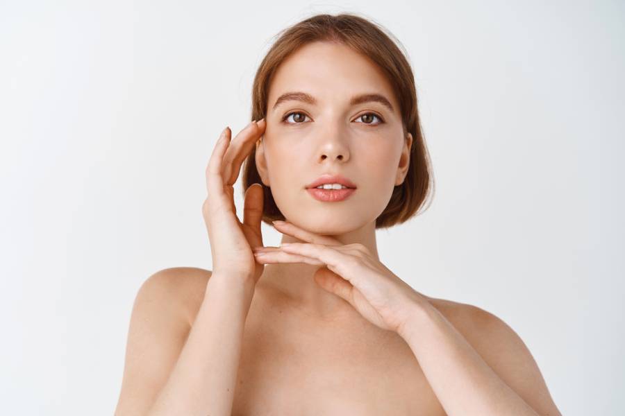 Can a Facelift Look Natural? How Surgeons Avoid the “Pulled” Look