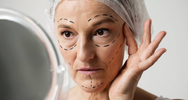 Facelift After 40 vs After 60: Does Age Affect Results?
