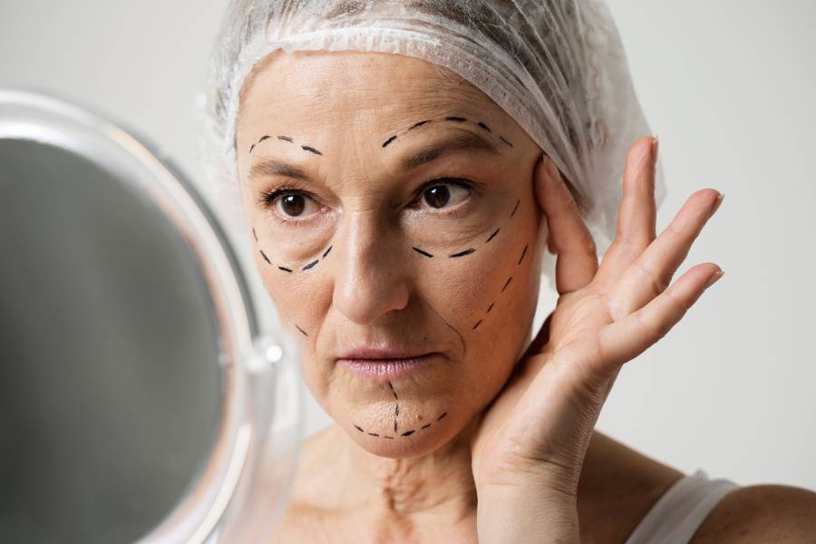 Facelift After 40 vs After 60: Does Age Affect Results?