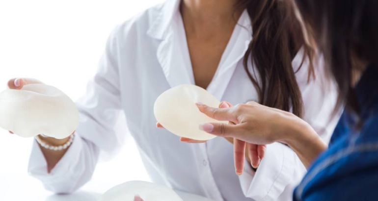 How to Choose the Right Breast Implant Size