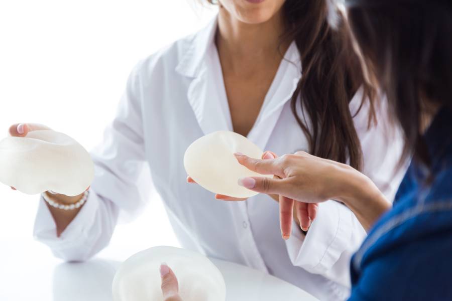 How to Choose the Right Breast Implant Size